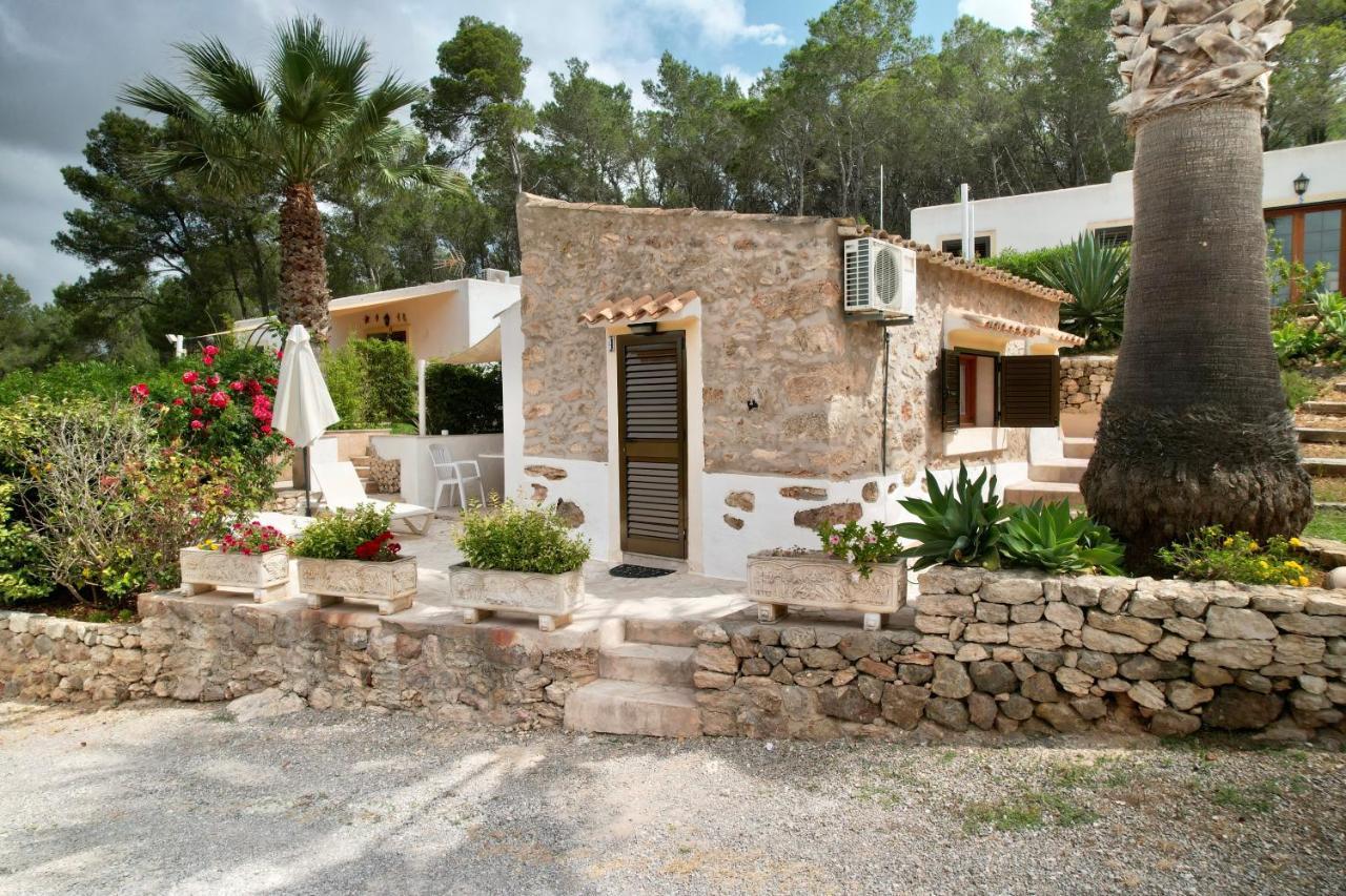 Apartamentos Pinosol Santa Eularia des Riu Exterior photo